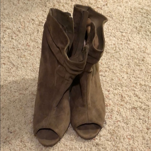 Open toe booties - Picture 1 of 3